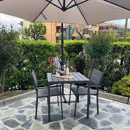 La Mirage Apartment Desenzano del Garda Bagian luar foto