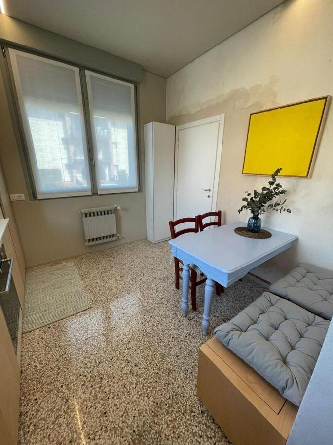 La Mirage Apartment Desenzano del Garda Bagian luar foto