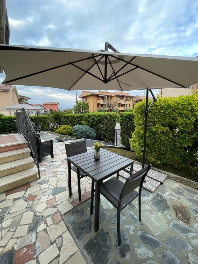 La Mirage Apartment Desenzano del Garda Bagian luar foto