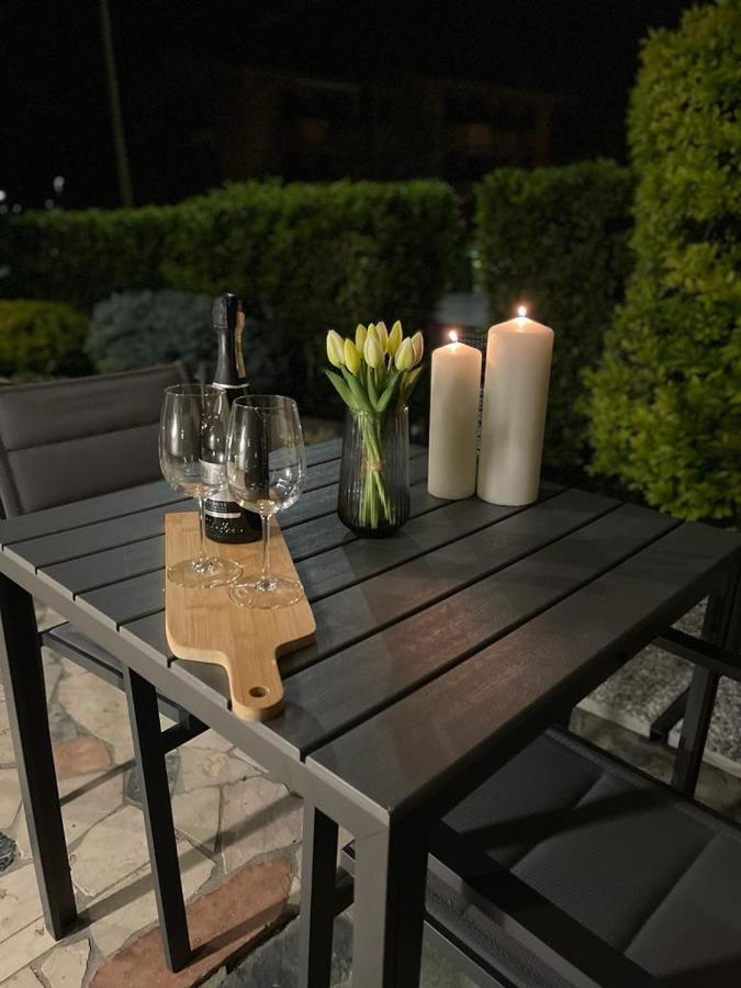 La Mirage Apartment Desenzano del Garda Bagian luar foto