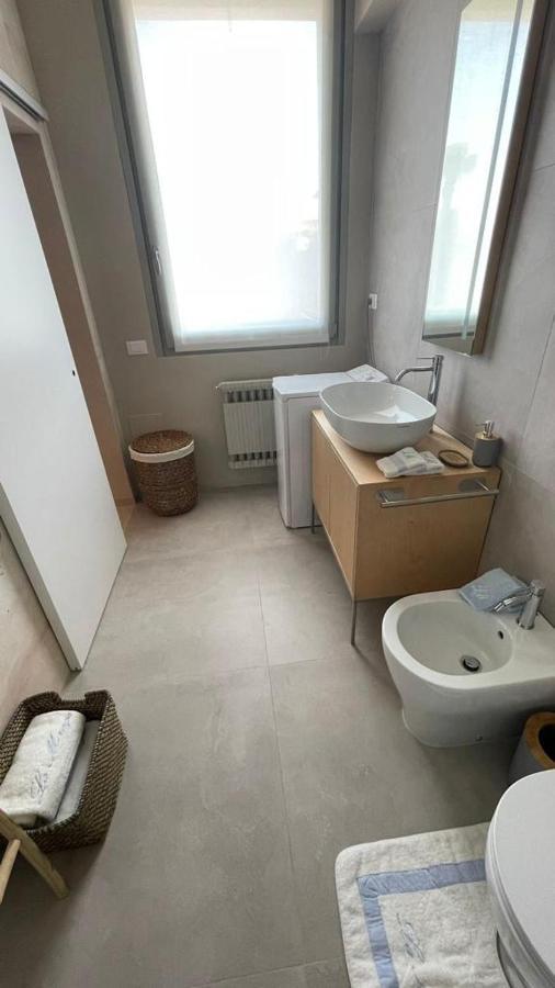 La Mirage Apartment Desenzano del Garda Bagian luar foto
